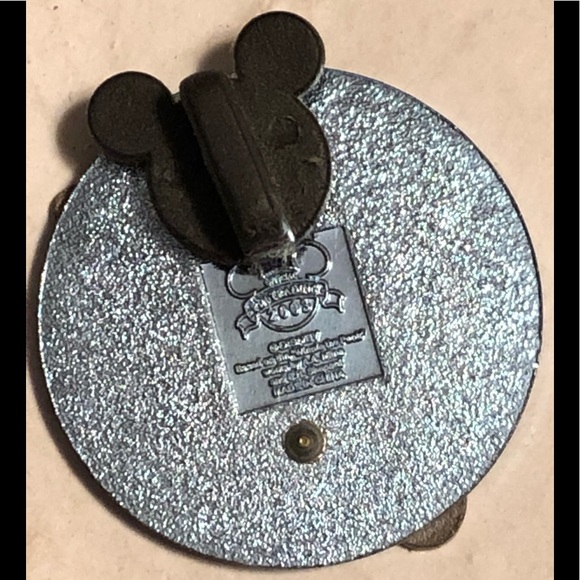 Who doesn’t love Winnie the Pooh? - Picture 3 of 4